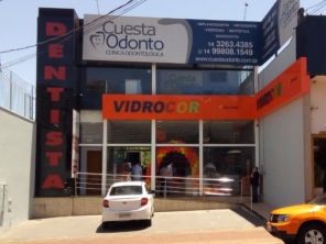 Loja com estacionamento próprio