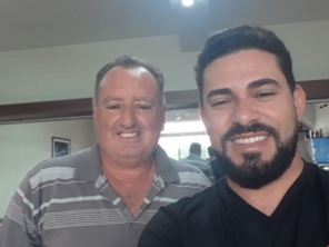 Foto de Sr. Barbeiro em Botucatu, SP por Solutudo