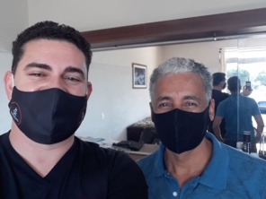 Foto de Sr. Barbeiro em Botucatu, SP por Solutudo