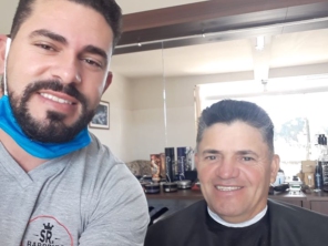 Foto de Sr. Barbeiro em Botucatu, SP por Solutudo