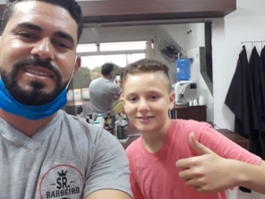 Foto de Sr. Barbeiro em Botucatu, SP por Solutudo