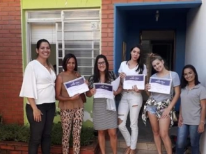 Foto de Divas Nails e Alongs Especialista em Unhas em Geral em Bauru, SP por Solutudo