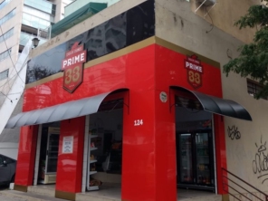 Foto de Villa Fachadas, Toldos e Coberturas em Jundiaí, SP por Solutudo