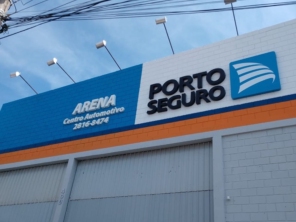 Foto de Villa Fachadas, Toldos e Coberturas em Jundiaí, SP por Solutudo
