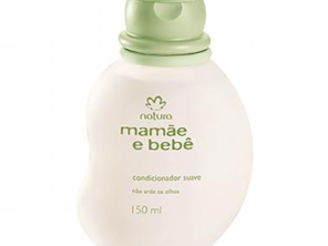 Elaborado com ingredientes que condicionam suavemente o delicado cabelo do bebê, facilitando o desembaraçar. Com óleo de passiflora, proporciona maior maciez aos cabelos.