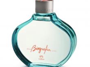 Perfeito para acompanhar cada capítulo do seu dia e dar novos ares para sua história, Biografia feminino traz uma fragrância floral de notas verdes e cassis.