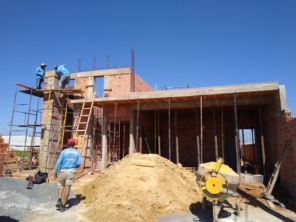Foto de Hiper Construção em Cerquilho, SP por Solutudo