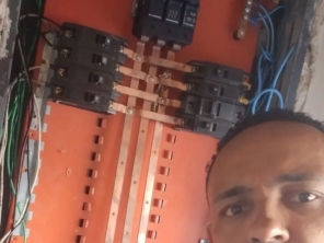 Foto de DR Instalações Elétricas em Avaré, SP por Solutudo