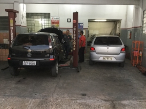 Foto de Garagem Serviços Automotivos em Bauru, SP por Solutudo