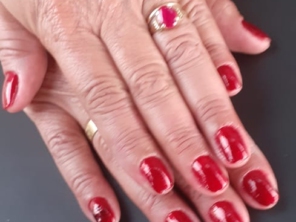 Foto de Janaina Manicure em Marília, SP por Solutudo