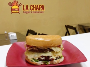 Foto de La Chapa Burger & Restaurante em Itatiba, SP por Solutudo