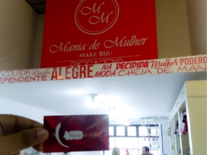 - Cartão de visita 91x51mm - Bordas normais - Couchê 300g - Verniz UV total frente  - 4x4  - 1000 unidades  - Dias úteis de entrega: 7 dias