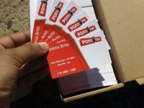 - Cartão de visita 91x51mm - Bordas normais - Couchê 300g - Sem Verniz  - 4x0  - 500 unidades  - Dias úteis de entrega: 7 dias