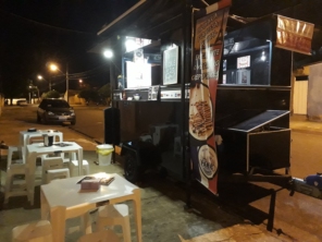 Jeniffer Lanches e Bolos, trabalha com encomendas de bolos e lanches e com novidades de lanches artesanais.

A novidade é nosso Trailer de Lanches  com deliciosos lanches  artesanais. 

Também fazemos deliciosos bolos recheados sob encomenda e pães caseiros. 

Manda um whats para conferir.