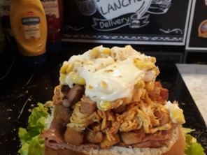Jeniffer Lanches e Bolos, trabalha com encomendas de bolos e lanches e com novidades de lanches artesanais.

A novidade é nosso Trailer de Lanches  com deliciosos lanches  artesanais. 

Também fazemos deliciosos bolos recheados sob encomenda e pães caseiros. 

Manda um whats para conferir.