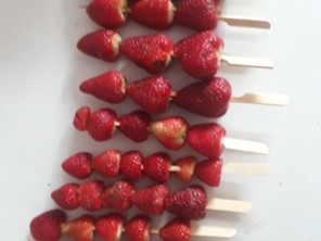 Jeniffer Lanches e Bolos, trabalha com encomendas de bolos e lanches e com novidades de lanches artesanais. 
A novidade é nosso Trailer de Lanches com deliciosos lanches  artesanais. 

Também fazemos deliciosos bolos recheados sob encomenda e pães caseiros.  Manda um whats para conferir.