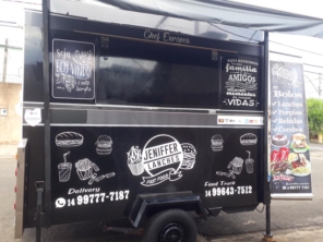 Jeniffer Lanches e Bolos, trabalha com encomendas de bolos e lanches e com novidades de lanches artesanais. A novidade é nosso Trailer de Lanches com deliciosos lanches  artesanais.  Também fazemos deliciosos bolos recheados sob encomenda e pães caseiros.  Manda um whats para conferir.
