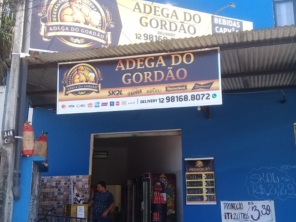 Foto de Adega Do Gordão em Caraguatatuba, SP por Solutudo