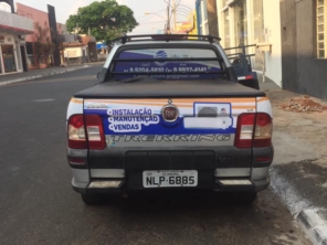 Foto de Delta Fachadas Comerciais em Mineiros, GO por Solutudo