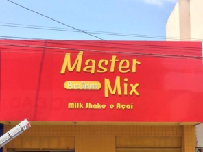 Foto de Delta Fachadas Comerciais em Mineiros, GO por Solutudo