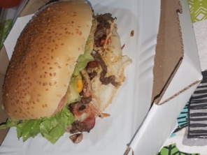 Foto de Juninho Lanches em Curitiba, PR por Solutudo