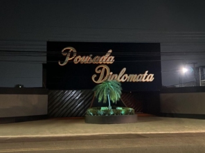 Entrada do Motel Pousada Diplomata