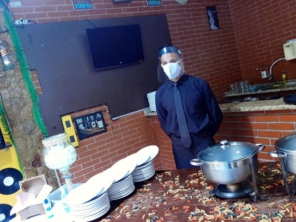 Foto de Requinte Estilo Buffet em Suzano, SP por Solutudo