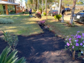 Foto de Navem - Jardinagem e Paisagismo em Santa Bárbara Resort Residence, SP por Solutudo