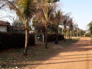 Foto de Navem - Jardinagem e Paisagismo em Santa Bárbara Resort Residence, SP por Solutudo