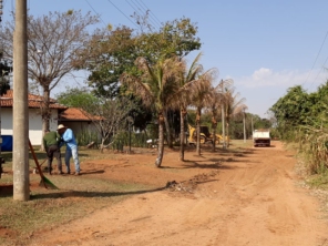 Foto de Navem - Jardinagem e Paisagismo em Santa Bárbara Resort Residence, SP por Solutudo