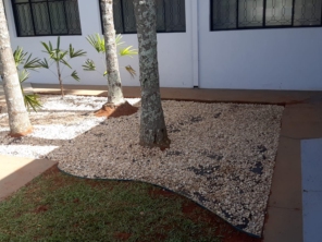 Foto de Navem - Jardinagem e Paisagismo em Santa Bárbara Resort Residence, SP por Solutudo
