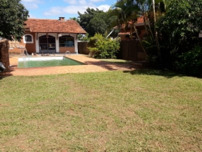 Foto de Navem - Jardinagem e Paisagismo em Santa Bárbara Resort Residence, SP por Solutudo