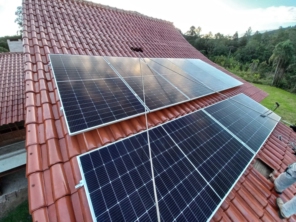 Foto de BAngst Energia Solar em São Vendelino, RS por Solutudo