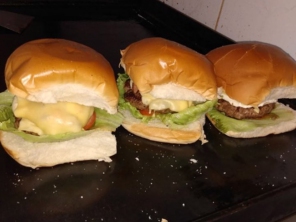 Foto de Maximun Hamburgueria em Valinhos, SP por Solutudo