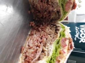 Foto de Mica Lanches em Botucatu, SP por Solutudo