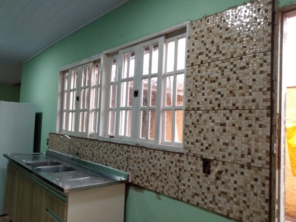 Foto de Depósito Recanto das Andorinhas em Bofete, SP por Solutudo