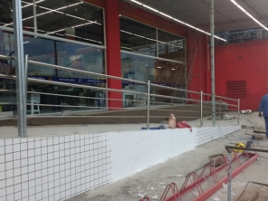 Foto de Estilo Glass Envidraçamento em Bertioga, SP por Solutudo