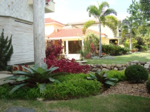 Foto de Equipe Garden - Paisagismo em Rio de Janeiro, RJ por Solutudo
