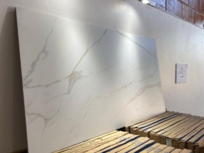 Foto de M16 Outlet do Porcelanato em Botucatu, SP por Solutudo