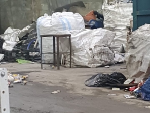 Foto de Sucatas Bertioga em Bertioga, SP por Solutudo