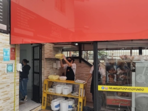 Foto de Franguitos - Loja 2 em Passo Fundo, RS por Solutudo