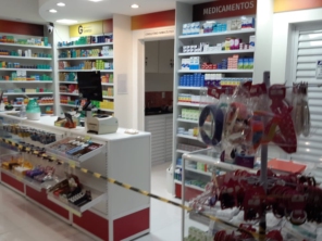 Foto de Drogavil Farmácia em Valinhos em Valinhos, SP por Solutudo