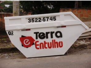 Foto de Terra e  Entulho em Teófilo Otoni, MG por Solutudo