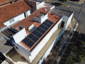 Foto de Íris Energy Energia Solar Inteligente em Botucatu, SP por Solutudo