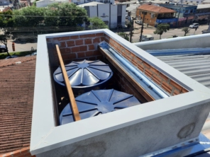 Foto de Pedroso Calhas e Telhados em Curitiba, PR por Solutudo