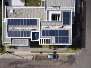 arara blue energia solar - Apreciamos a dedicação de nossos Engenheiros e especialistas, que entregam as melhores soluções com o que há de mais moderno no mercado. Cumprindo seu dever de minimizar ao máximo sua conta de energia.