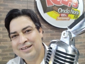 Foto de Locutor Fábio Rodrigues Divulgações em Janaúba, MG por Solutudo