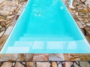 Foto de Splash by iGUi Piscinas Botucatu em Ninho Verde II Eco Residence, SP por Solutudo