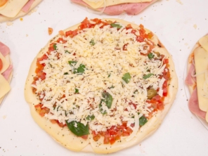 Foto de Pizza da Hora em Santa Cruz do Rio Pardo, SP por Solutudo