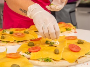 Foto de Pizza da Hora em Santa Cruz do Rio Pardo, SP por Solutudo
